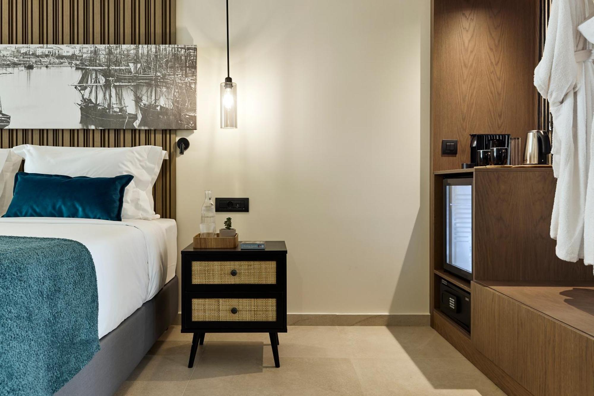 Athenarum Portus Life & Style Hotel Пирей Номер фото